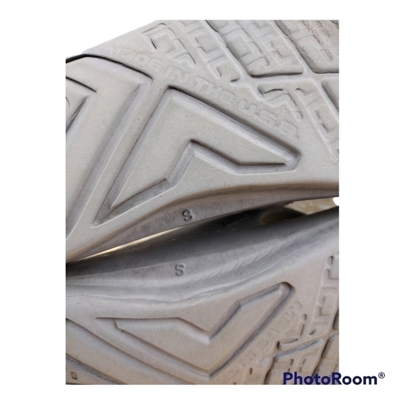 Telic Energy Dolphin Gray Waterproof Thong Slip On Flip Flops - Picture 10 of 16